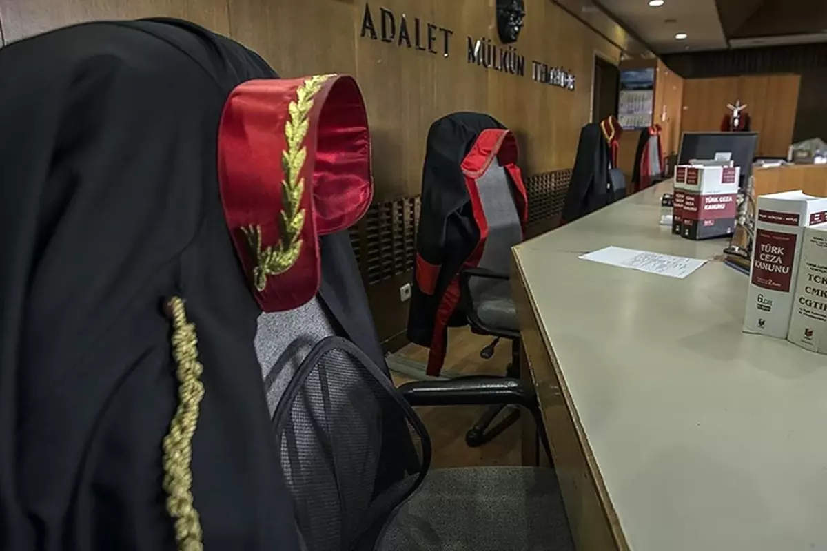 Sahte denklik skandalı! 17 yıllık öğretmenin yapmadığı kalmamış